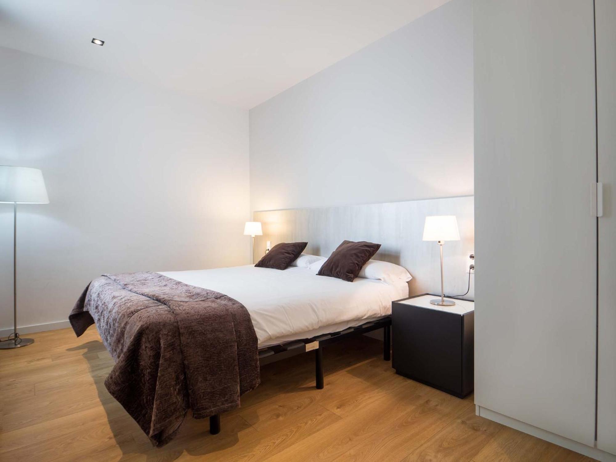 Rent Top Apartments Rambla Catalunya — Photos 2